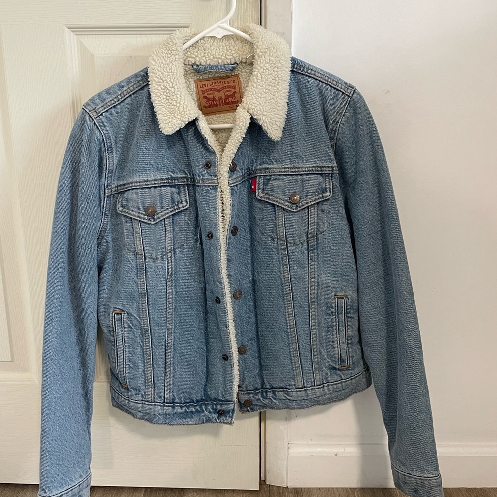 Levi Women’s Original Sherpa Trucker Jacket